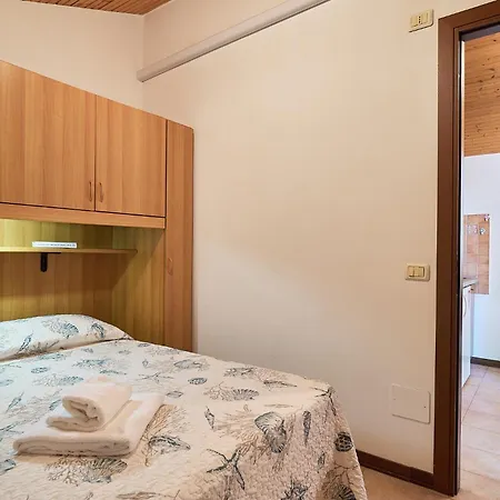 Caravelle Village كيريالي
