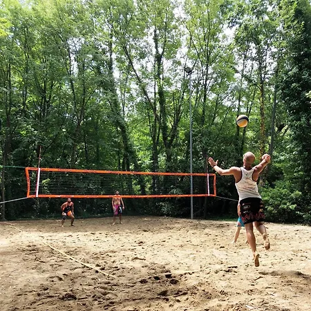 פארק נופש Caravelle Village