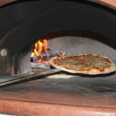 Caravelle Village كيريالي