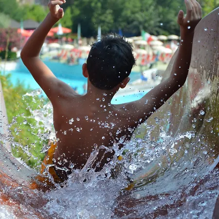 Caravelle Village كيريالي