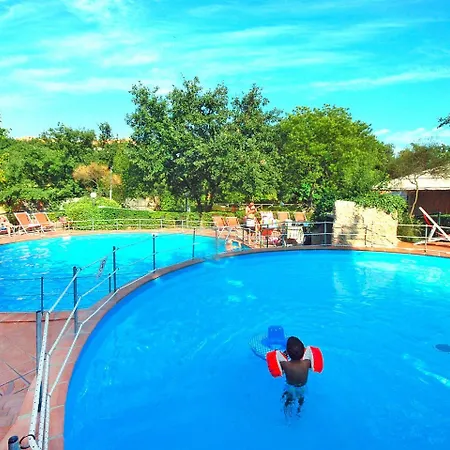 פארק נופש Caravelle Village צ'ריאלה