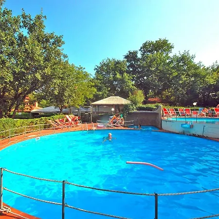 פארק נופש Caravelle Village