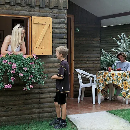 פארק נופש Caravelle Village